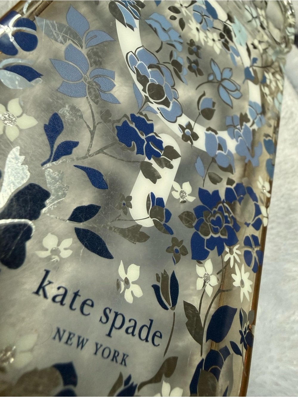 Kate Spade NY -Flowerbed Blue MagSafe case iphone-17 pro max

iPhone 17 Pro Max